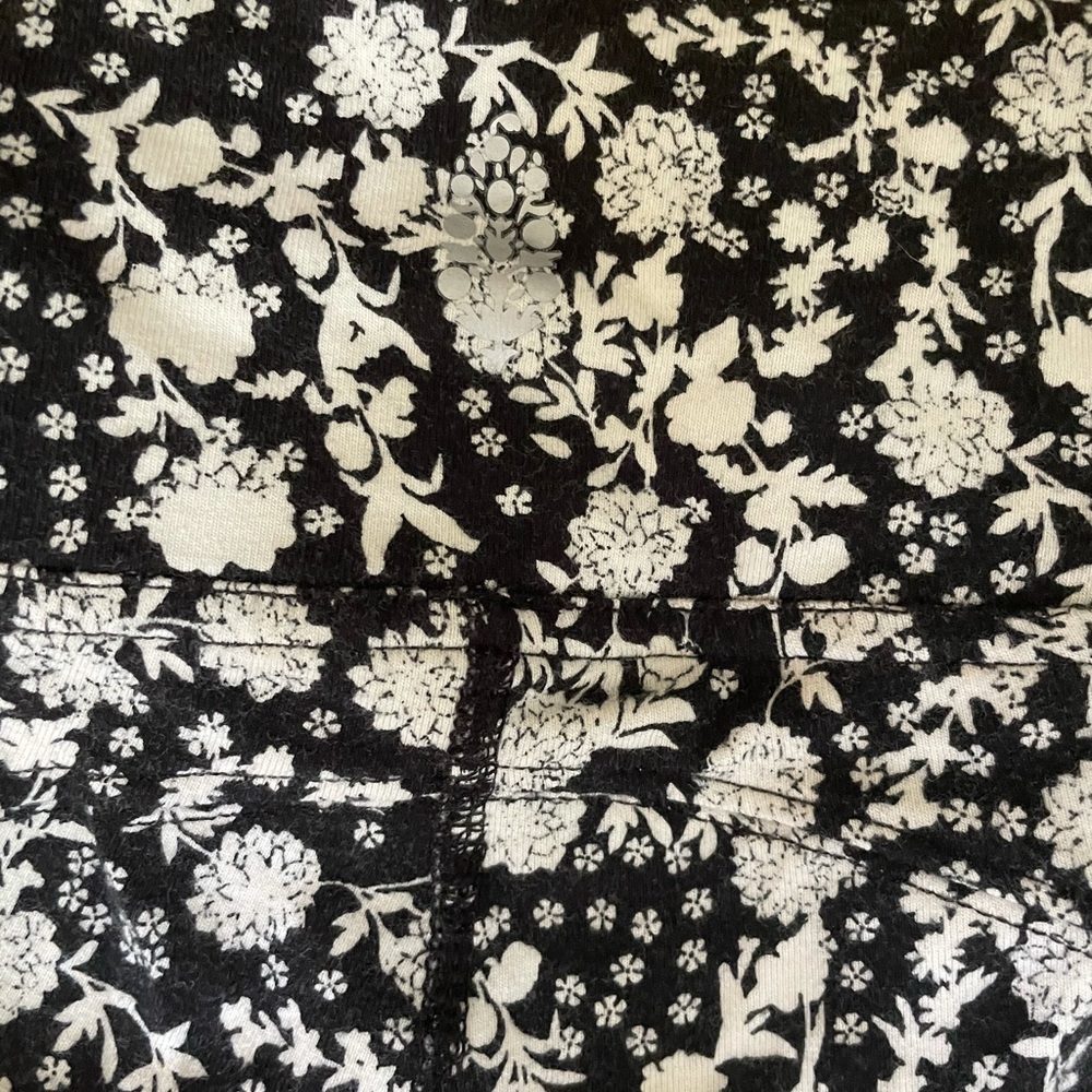 FREE PEOPLE LEGGINGS